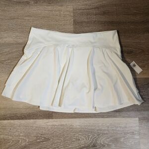 NWT Old Navy Size XL High Waisted Powersoft Magnolia White Skort